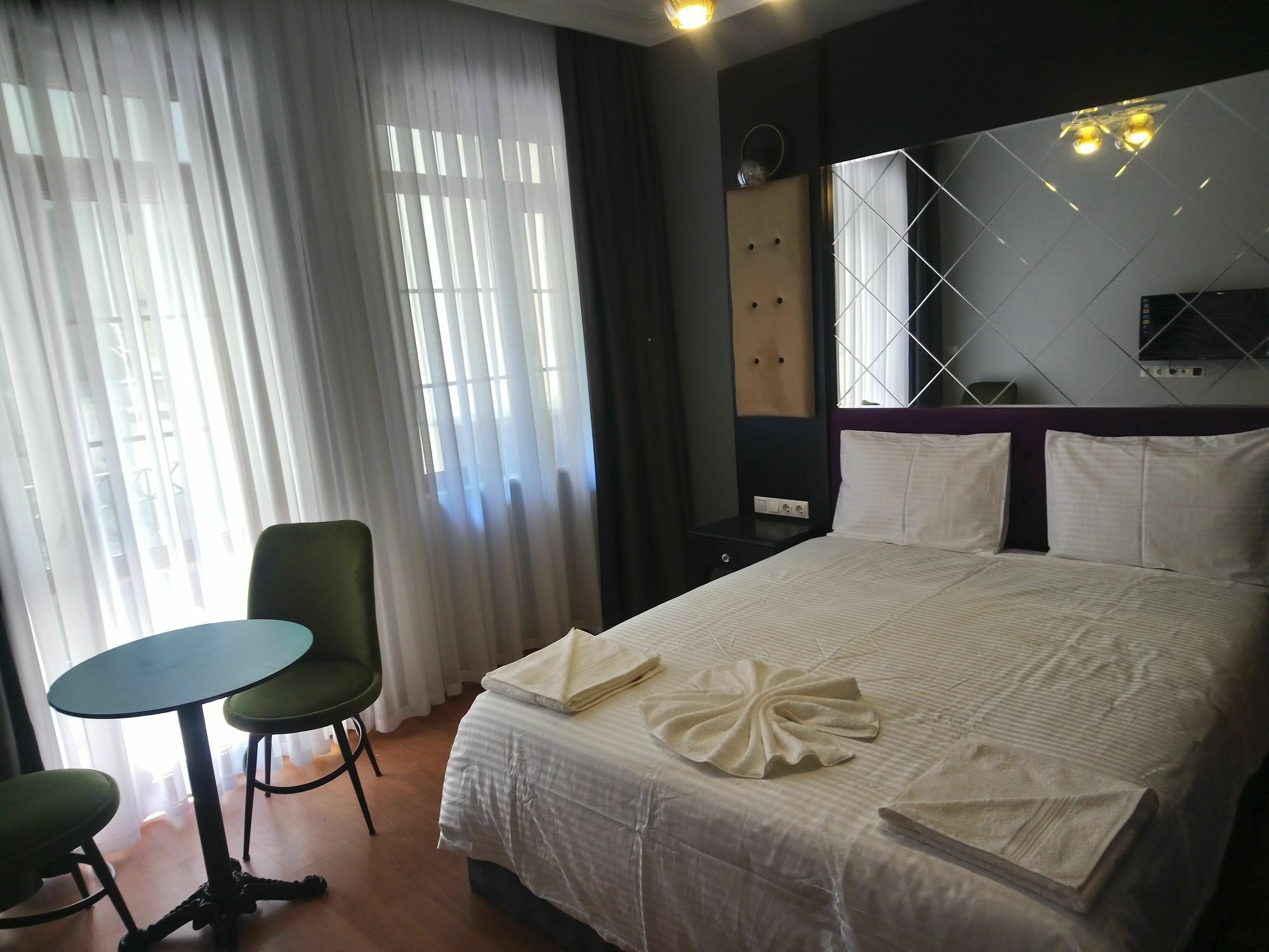 Royal Garden Suite And Hotel Istanbul Ngoại thất bức ảnh